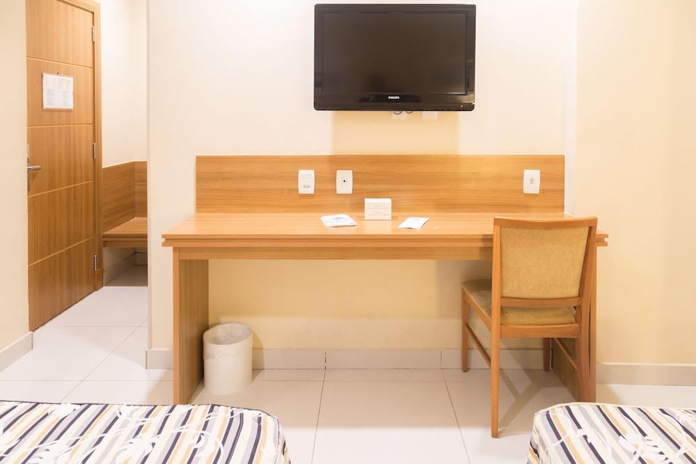 Hotel Atlantico Business Centro Rio de Janeiro Eksteriør bilde A desk in a hotel room