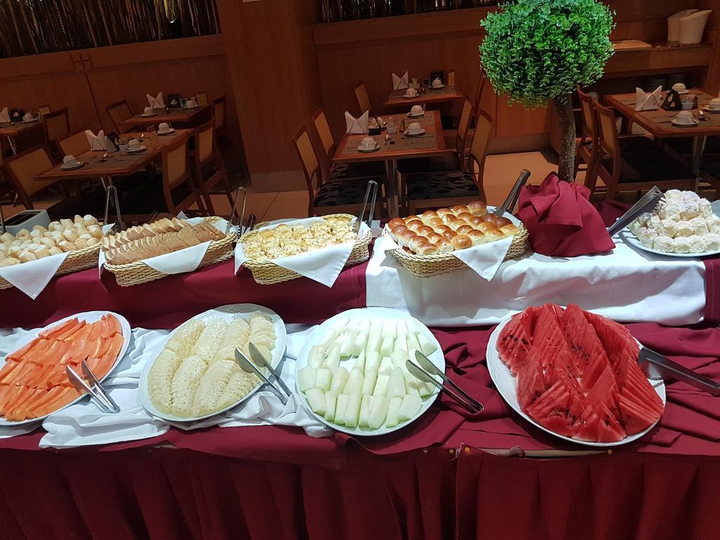 Hotel Atlantico Business Centro Rio de Janeiro Eksteriør bilde Breakfast buffet at a hotel